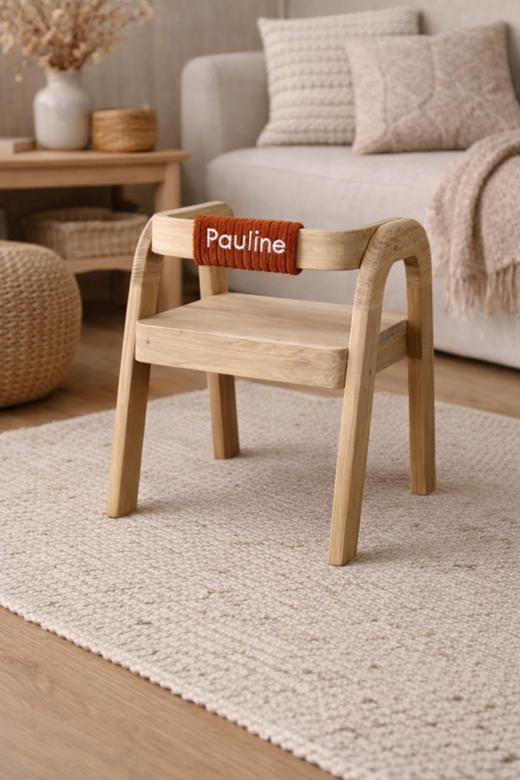 Chaise enfant en bois personnalisée – Prénom brodé – Design naturel & Montessori