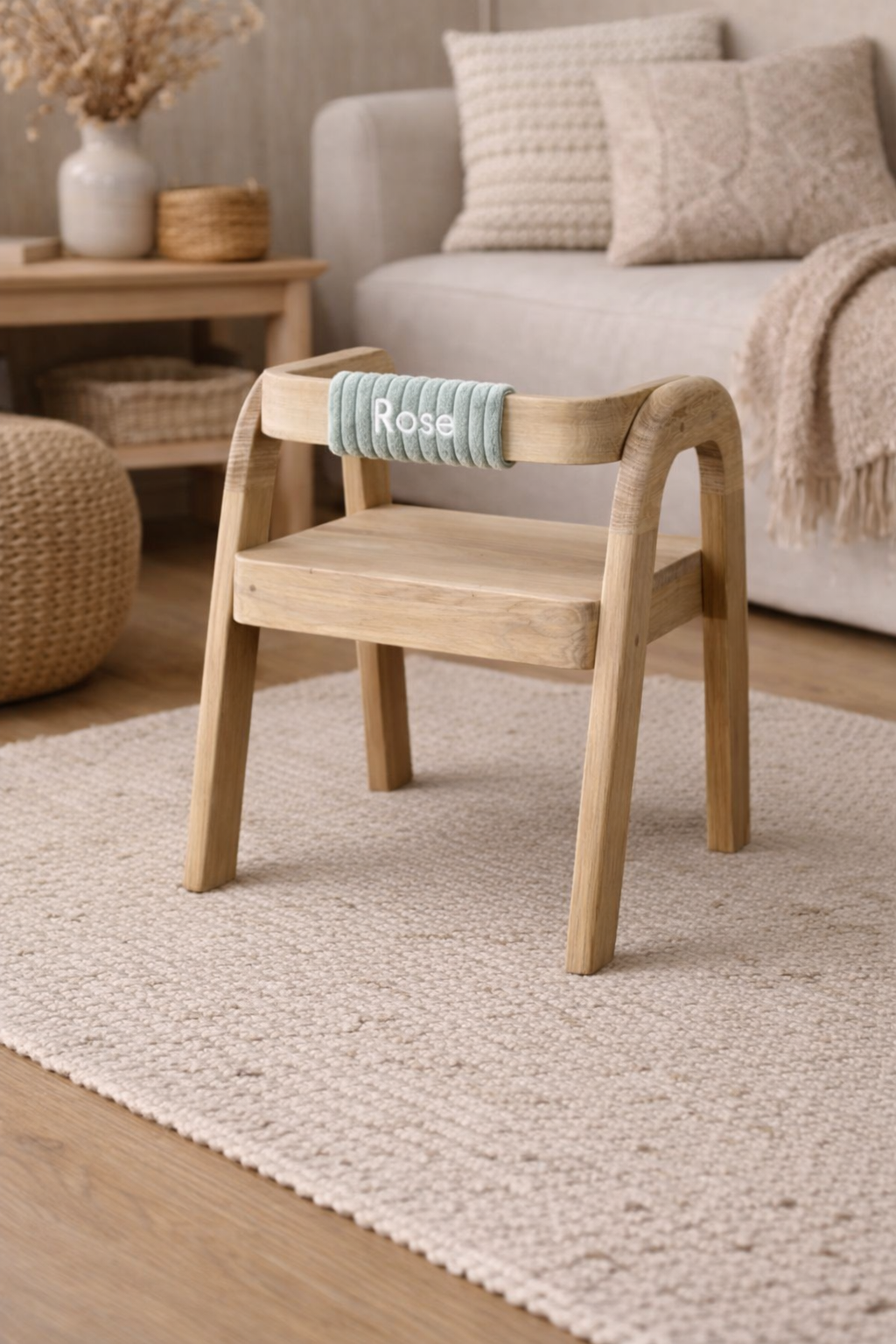 Chaise enfant en bois personnalisée – Prénom brodé – Design naturel & Montessori